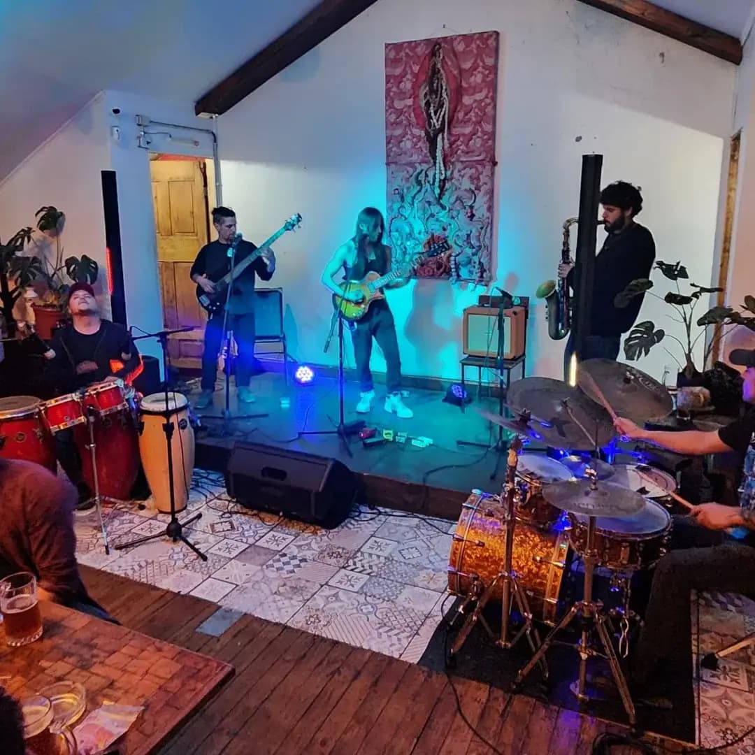 Banda en vivo en Bar Social La Morada